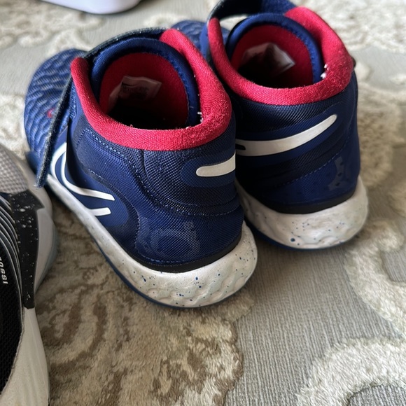 3 pairs of sneakers - Picture 10 of 14